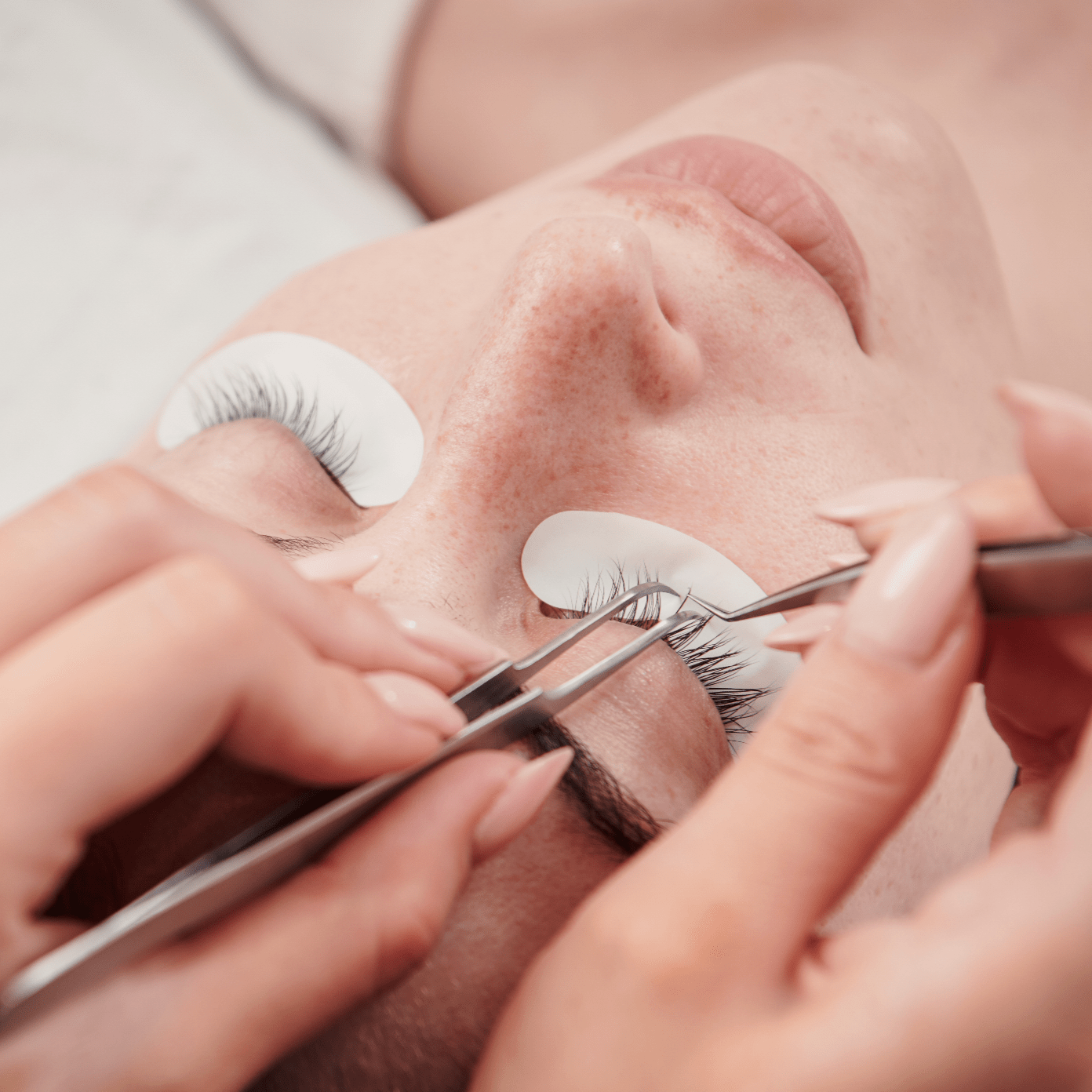 Orbe Lashes Eyepatches non-stick eye patches. Non-stick eye pads designed for a premium experience