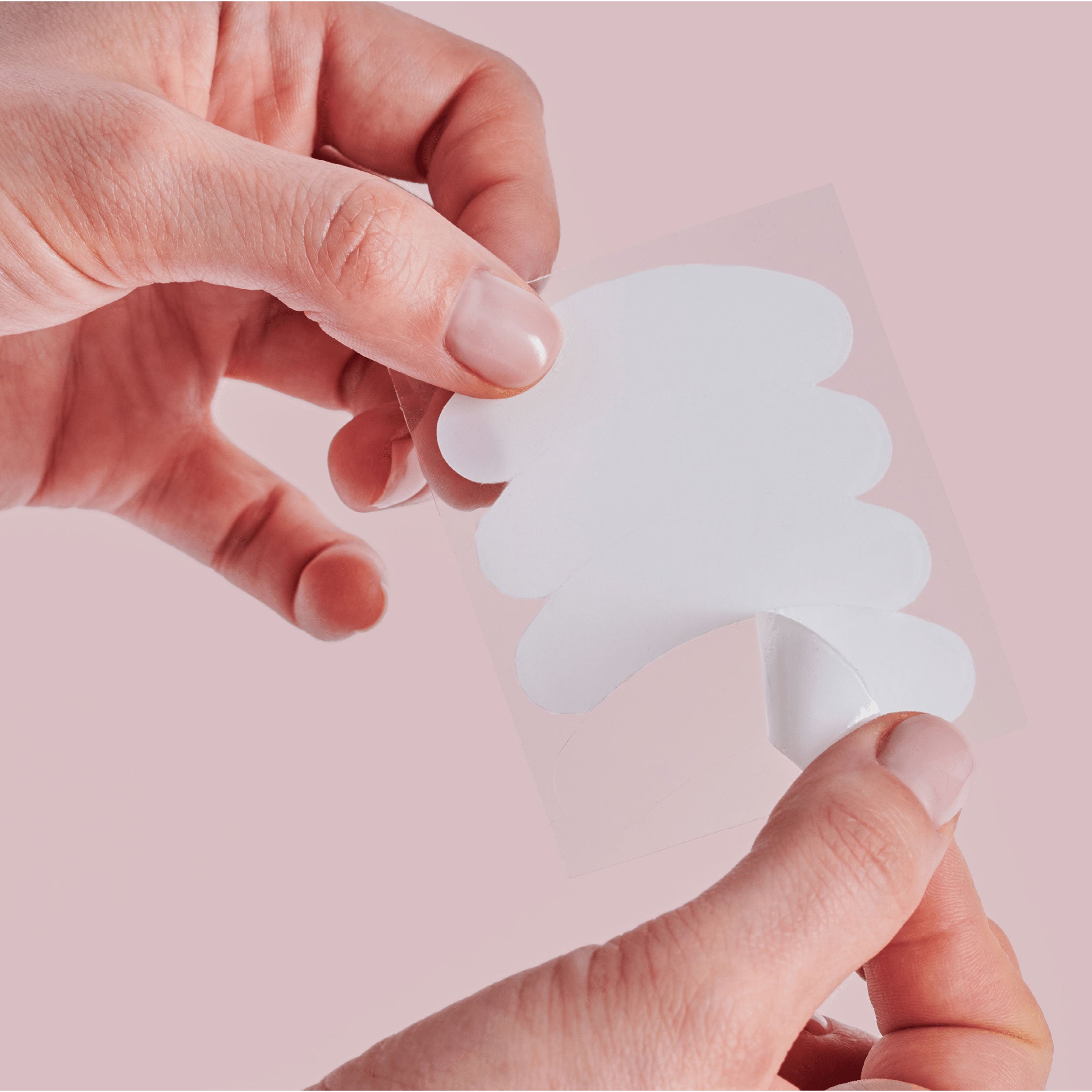 Orbe non-stick eye patches peeled. Eye pads designed in London